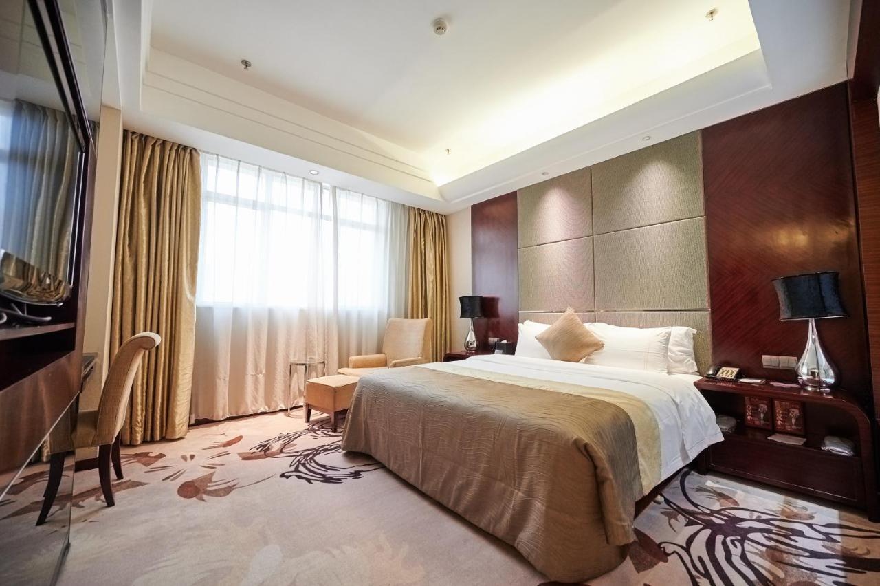 Foshan Jinlai Holiday Hotel Exterior photo