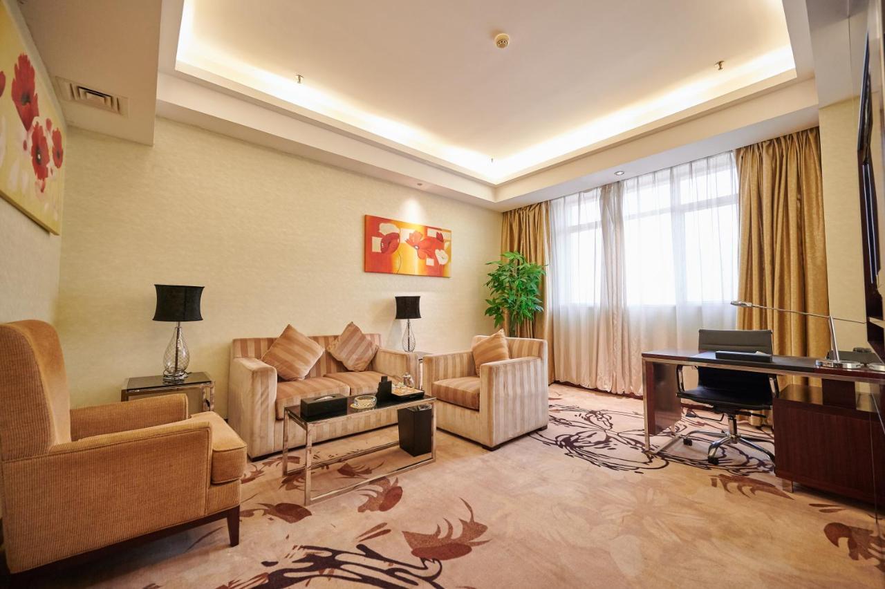Foshan Jinlai Holiday Hotel Exterior photo