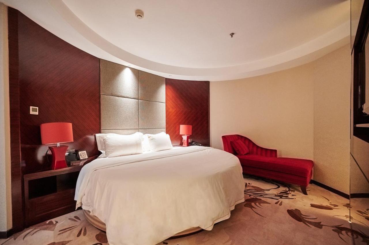 Foshan Jinlai Holiday Hotel Exterior photo